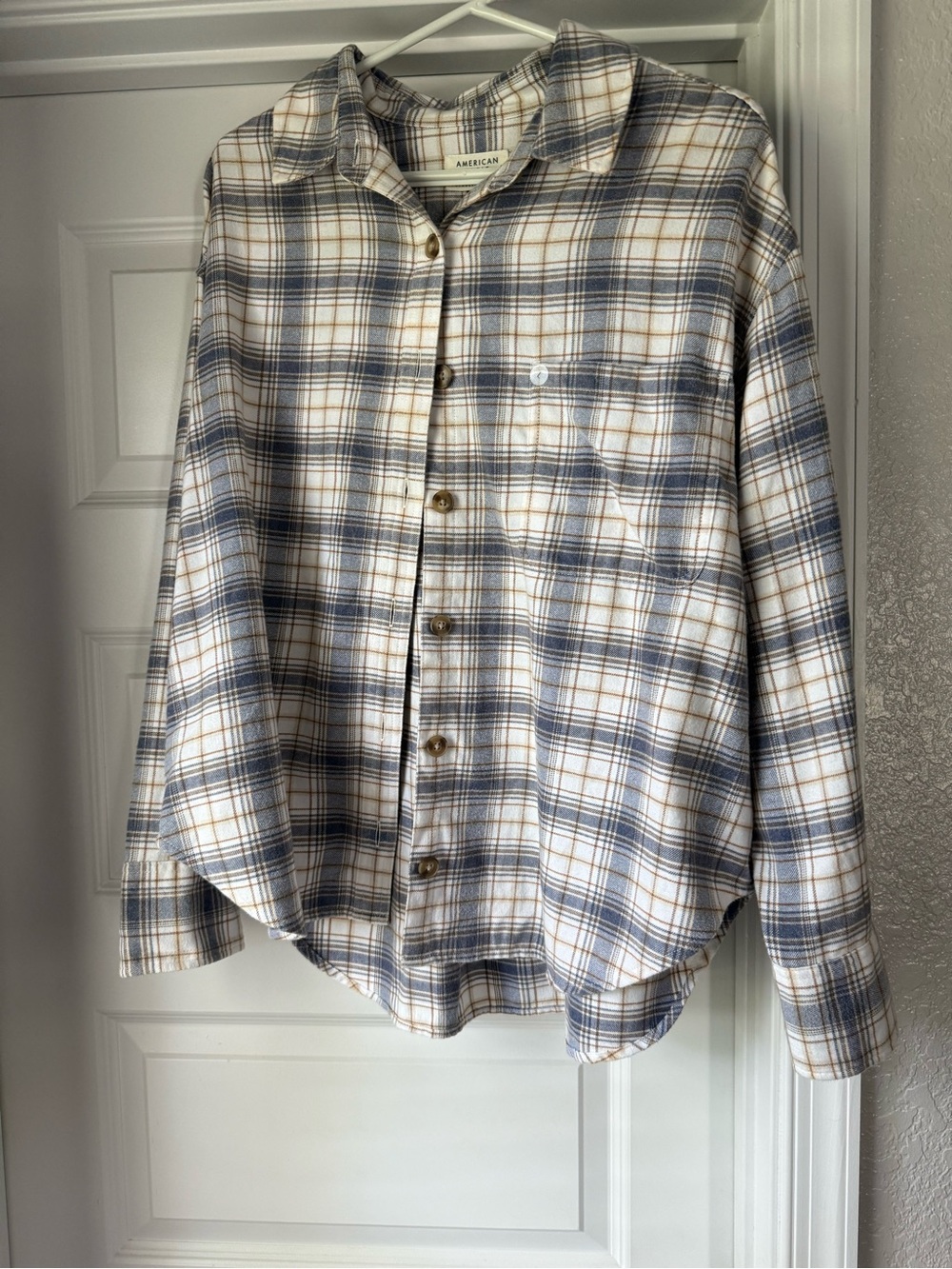 AE Plaid Button-Down Shirt size LARGE